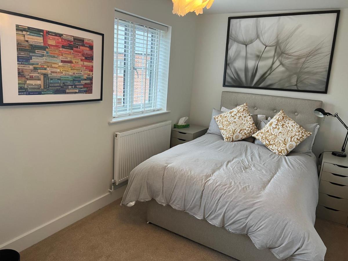 Cozy In New Build, Peaceful Village Location *